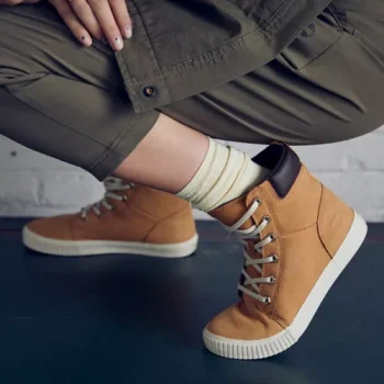 שוב במשלוח חינם! מגפי 6 אינץ' טימברלנד Timberland Skyla Bay במחיר אש!