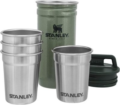 ערכת שתייה קמפינג של סטנלי Stanley הכוללת בקבוק ו4 כוסות!