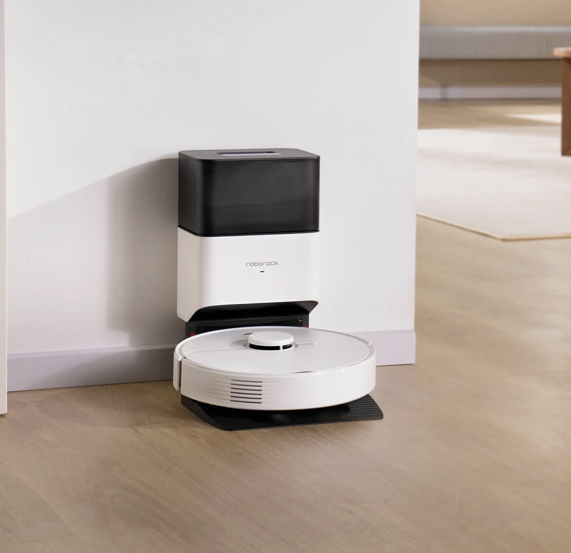 שואב אבק רובוטי Roborock Q7 Max Plus במחיר אגדה! robo_q7_section-first-bg