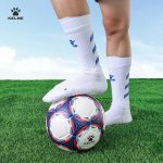 זוג גרבי כדורגל מקצועיות מבית Kelme במחיר טעות ומשלוח מהיר חינם!