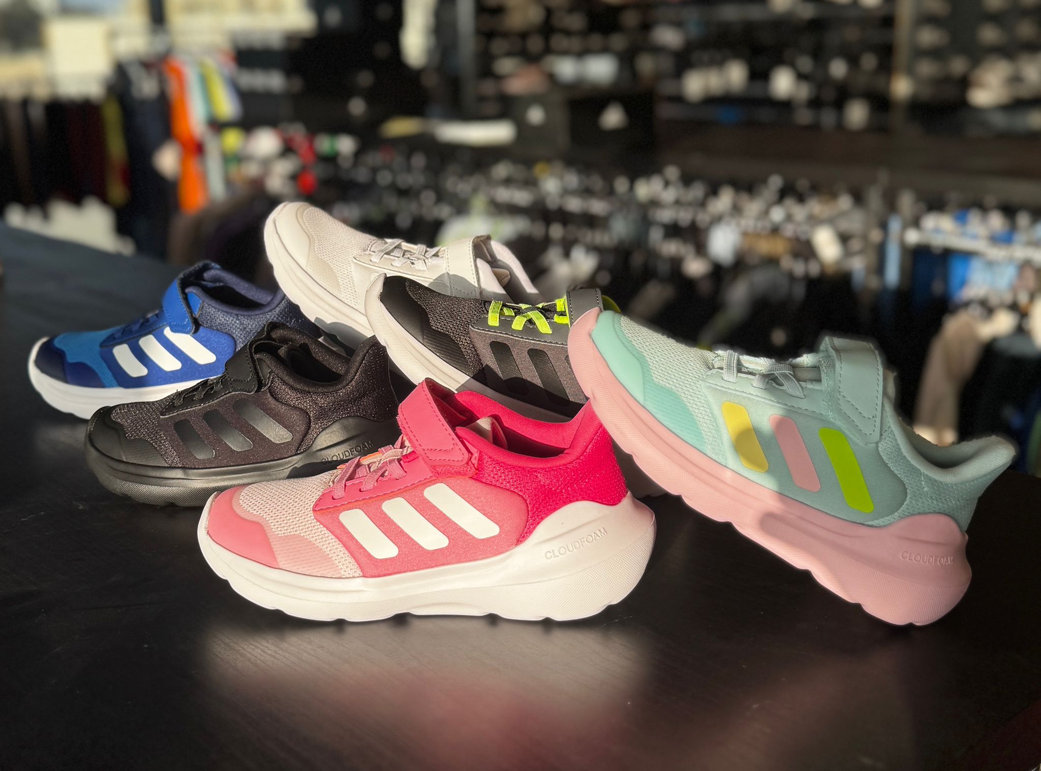 דיל פסיכי! נעלי אדידס Adidas Tensaur Run 3.0 EL C לילדים ב-79.9₪ בלבד!