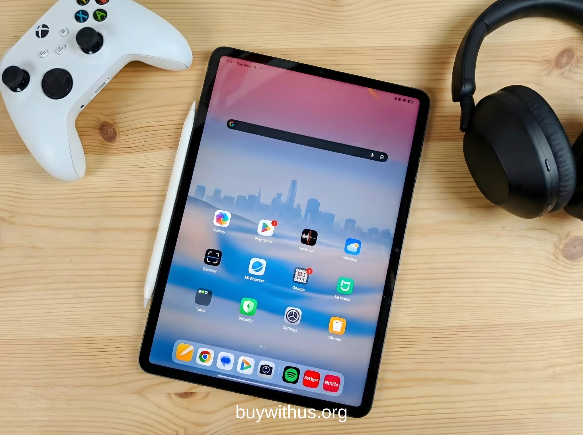 איזה אייפד?? הPOCO Pad X1  טאבלט 11.2 אינץ' עם מסך 3.2K ומעבד Snapdragon 7+ Gen 3
