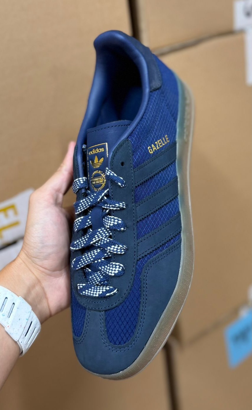 סניקרס אדידס Adidas GAZELLE דגם פרימיום INDOOR מקוריות לחלוטין במחיר הזוי!